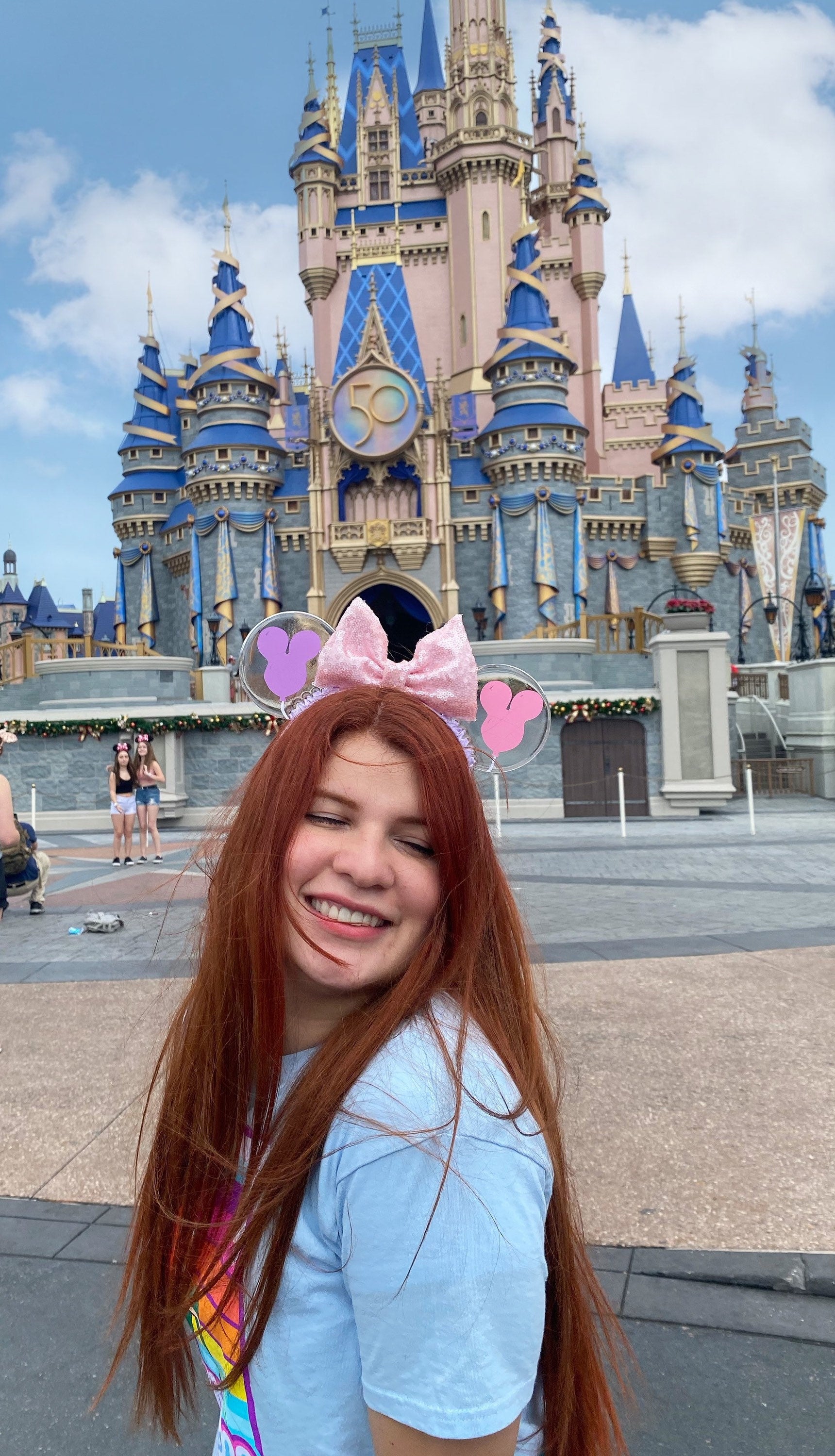 Mickey balloon ears at disney parks